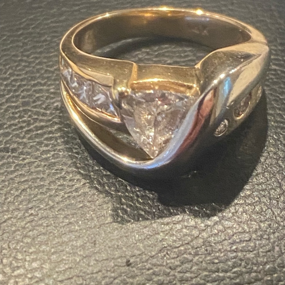 Ladies Custom Diamond Ring